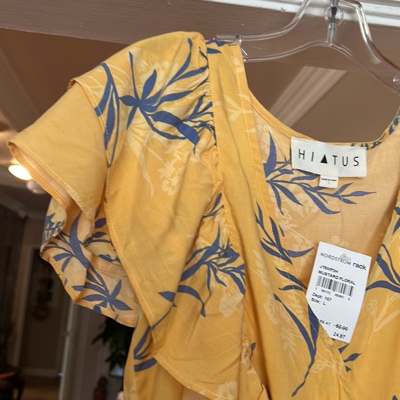 Brand New floral Cropped top - Picture 6 of 7